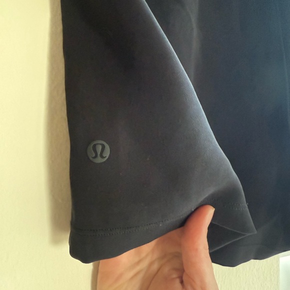 Lululemon Black On the Fly Short Size 10 - Picture 3 of 4